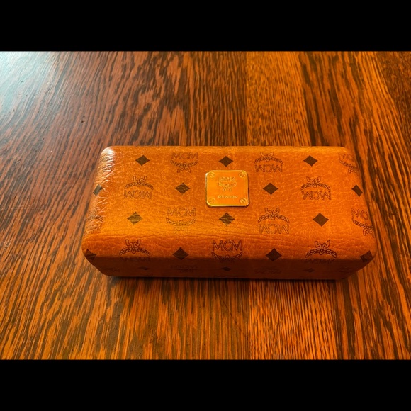 MCM tortoise Havana sunglasses! Very chic main image 7